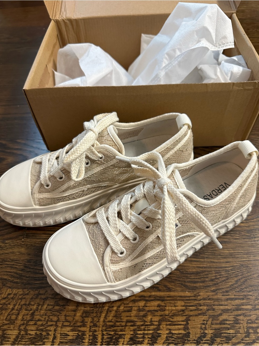 Women's Lace-Up Canvas Lace Platform Sneakers in Cream 8.5